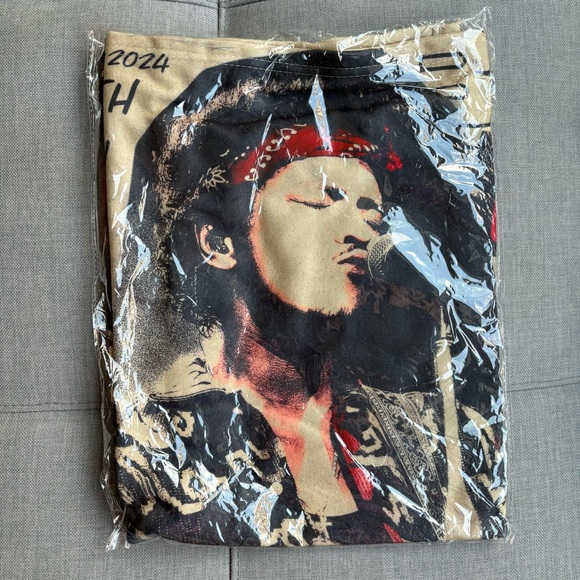 Bruno Mars 2024 Tokyo Tour Special VIP Collectible Set - Picture 7 of 12